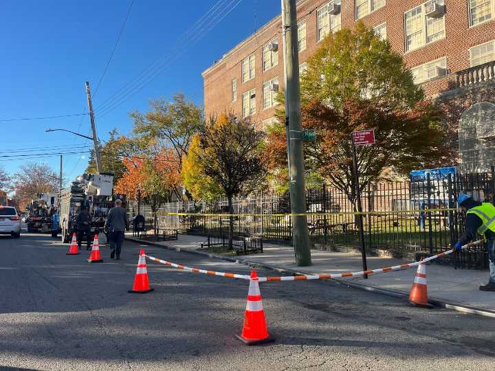 Downed wires near PS 44 on Staten Island prompt FDNY response