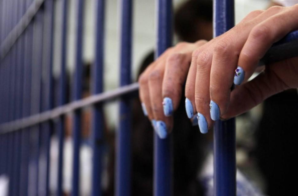 Detienen a cajera por presunto robo con quebrantamiento de confianza, en Piedras Negras