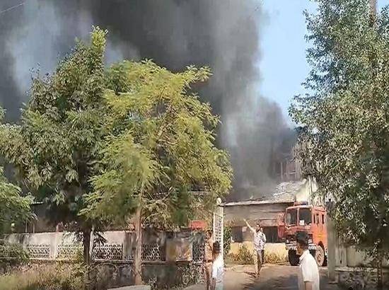 Fire breaks out in chemical factory Photo Source: ANI [ FULL VIEW ]