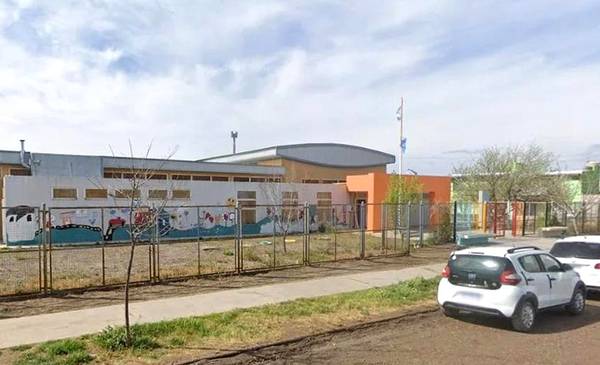 Para ir a ver al hijo a un acto escolar violo la perimetral y quedo detenido