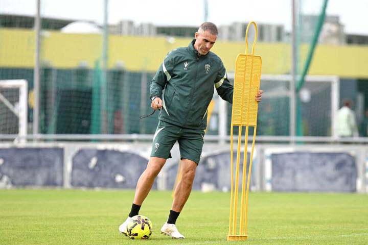 Garitano: “El Almería es el rival a batir de la categoría”