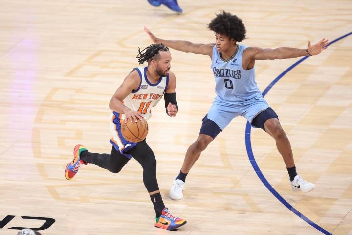 Deadspin | Knicks’ latest scoring outburst denies Grizzlies comeback