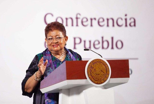 Ernestina Godoy inicia reacomodos en la FGR