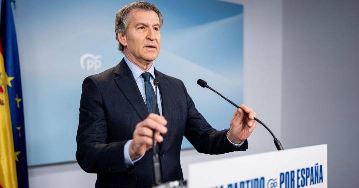 Feijóo pide ante empresarios catalanes el apoyo de Junts para lograr un moción de censura