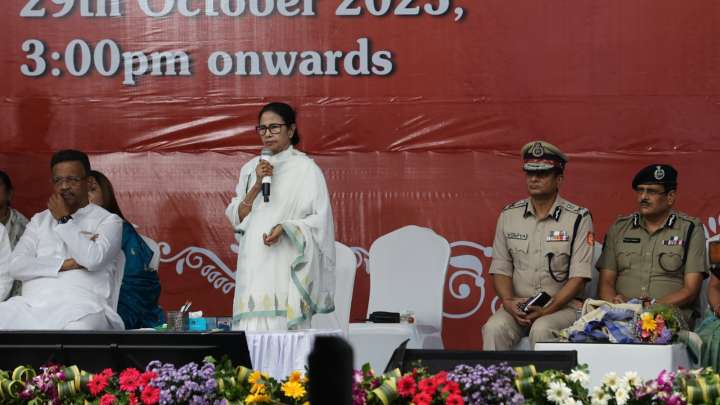 ‘Won’t fill my SIR form till all of Bengal does’: Mamata, a day after BLO’s visit to her residence