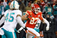NFL Week 12 Fantasy Football Start-Sit: Last Minute Advice on Travis Kelce, Sam Darnold and Others EssentiallySports' Luke Hubbard and Tim Wood give their best fantasy football start