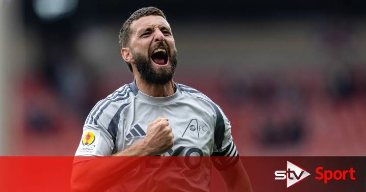 Graeme Shinnie determined to extend Aberdeen’s curious record against Hearts