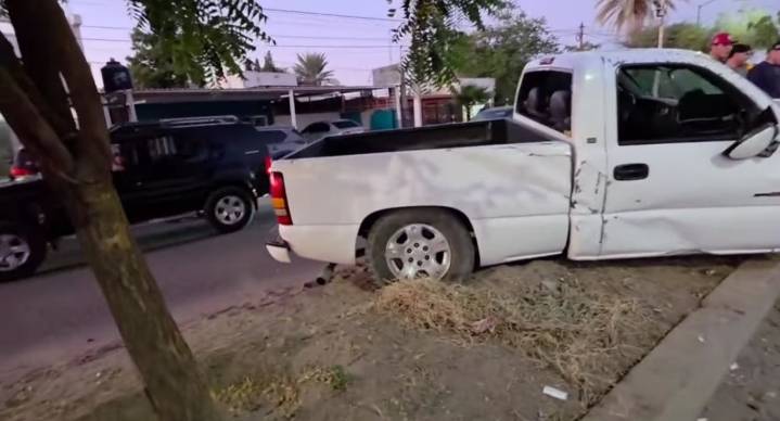 Registran 2 accidentes en distintos puntos de Hermosillo; un motociclista resulta lesionado