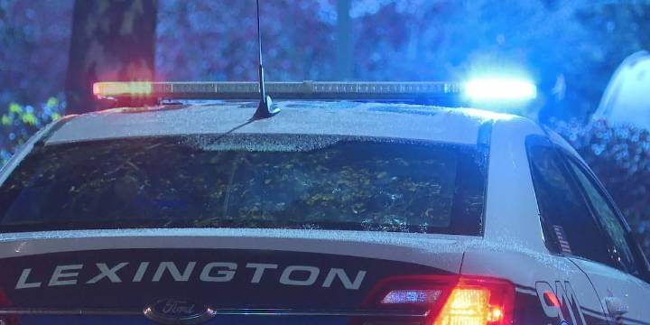 Kentucky drivers adjust to winter conditions after morning of crashes