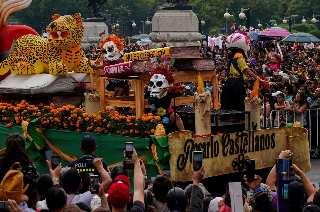 Arranca desfile de Día de Muertos en CDMX