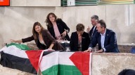 Los concejales del PSOE ponen banderas de Palestina en el Pleno andaluz