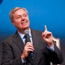 Lindsey Graham respalda la estrategia de Trump contra el narcotráfico en Venezuela