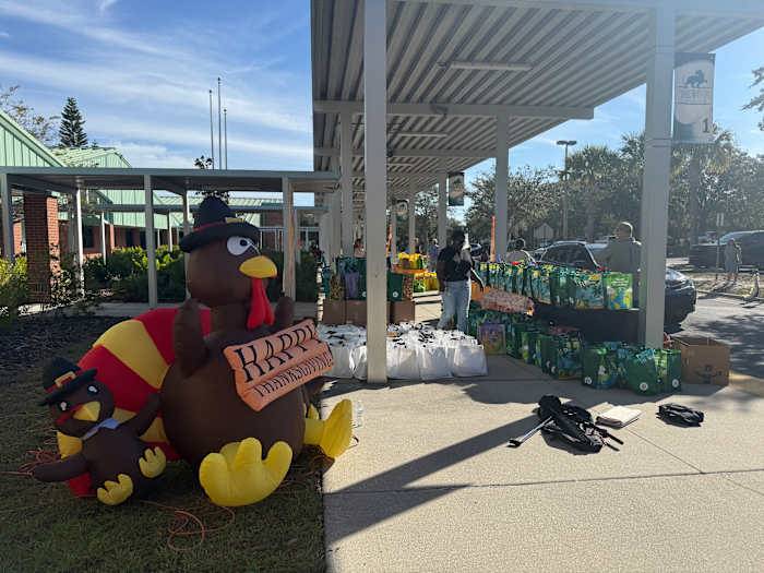 ‘We are here for you:’ Pinewood Elementary in Orlando steps up to support families before Thanksgiving