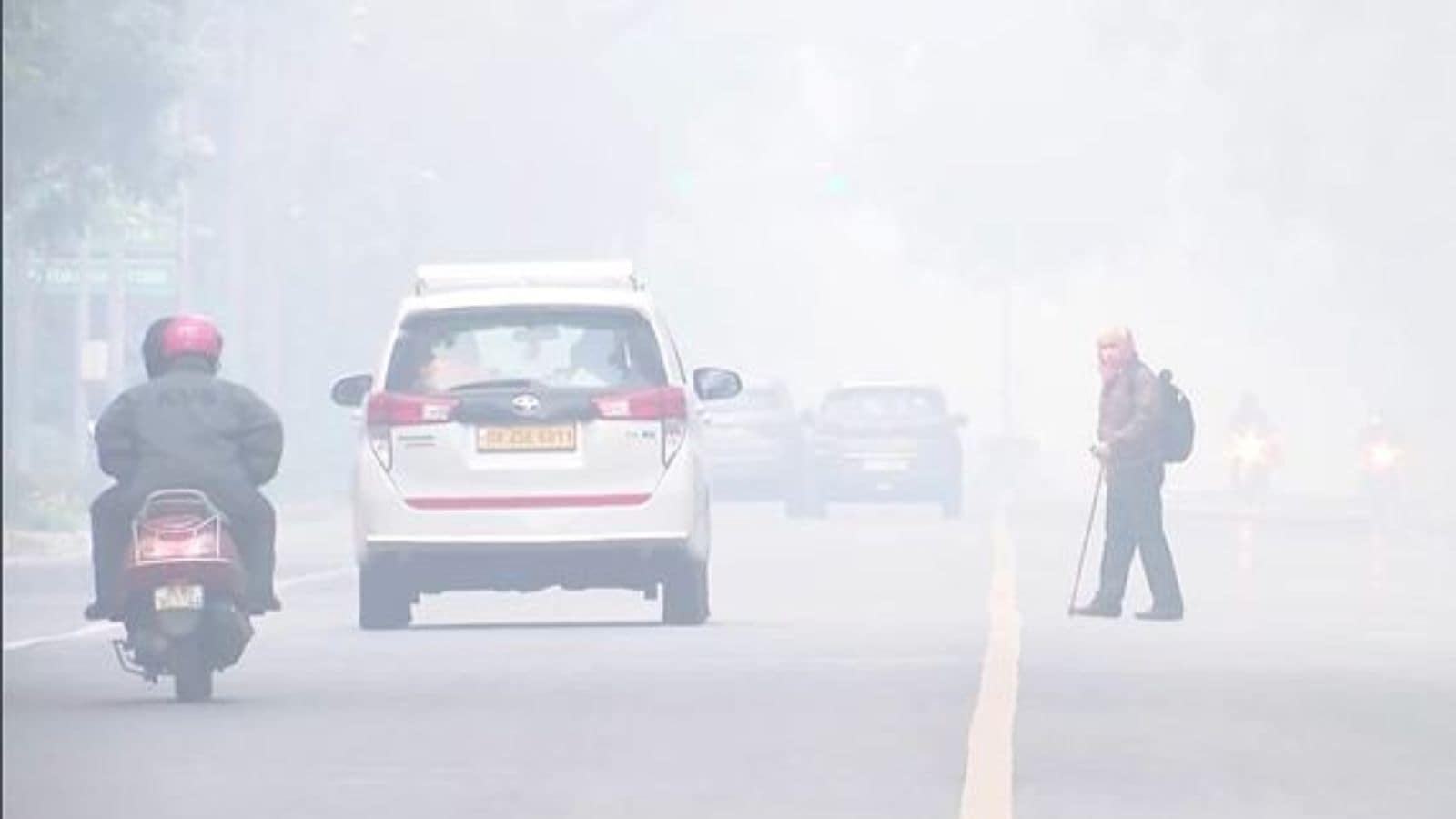 Delhi’s AQI hits 400, slips back into ‘severe’ category