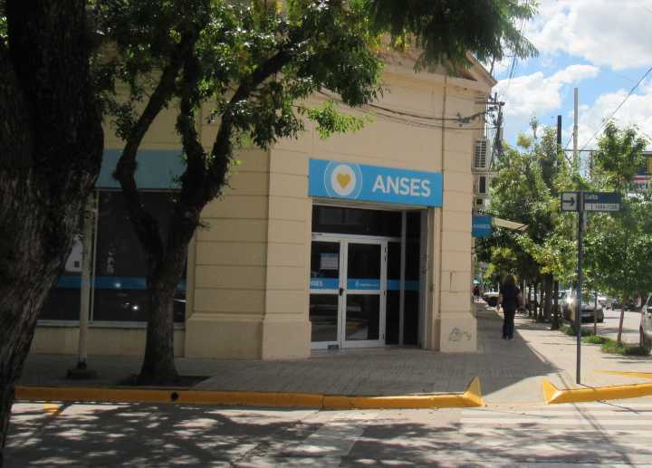 Calendario de pagos de ANSES para este lunes