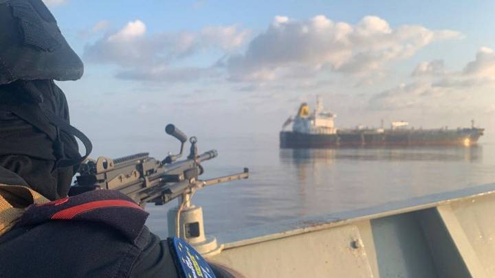 La fragata española Victoria libera al mercante maltés apresado por piratas en Somalia