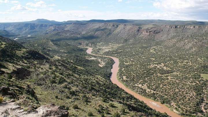 Si se desvía el cauce del río Bravo, ¿se tiene que modificar la frontera de México con EU?