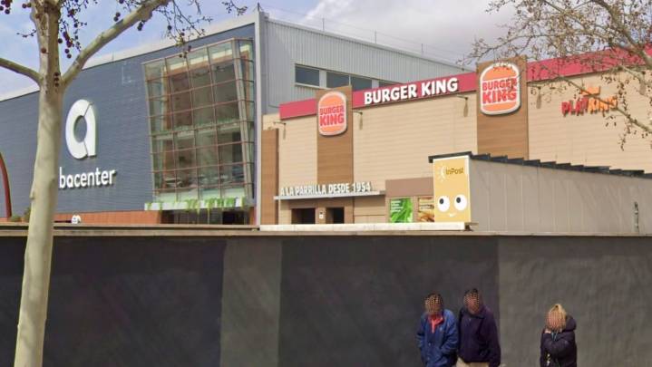 Suceso con una niña en este Burger King de Albacete: «Fue evacuada de urgencia al hospital en ambulancia»