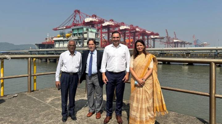 Gustavo Valdés recorrió el puerto clave de Mumbai y acordó cooperación tecnológica con la India