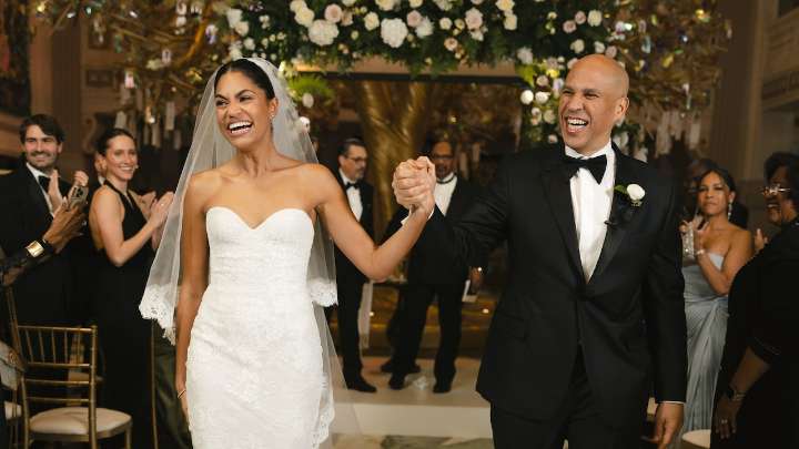 NJ Sen. Cory Booker ties the knot with girlfriend after whirlwind romance