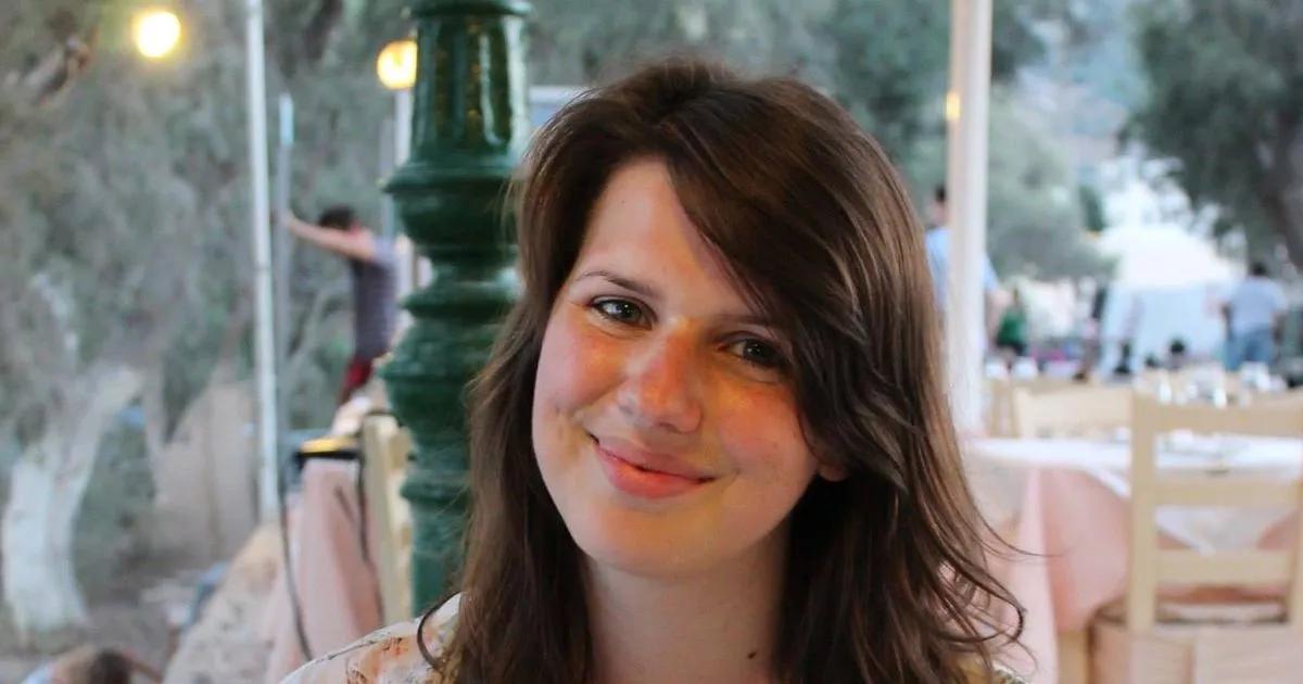 Coroner's concerns over home births after 'Victorian-aged tragedy' of mum and newborn daughter