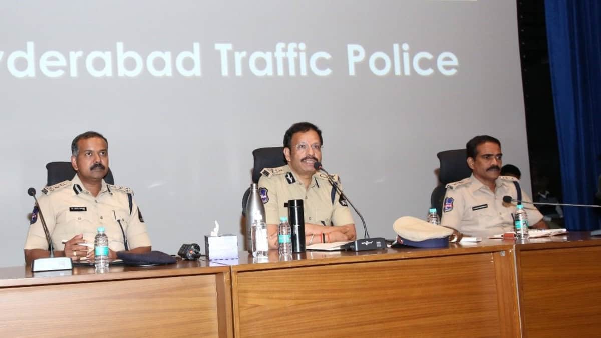 ‘Zero tolerance for drunk driving’: V C Sajjanar at traffic review