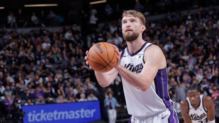 Sources: Kings' Domantas Sabonis has meniscus tear