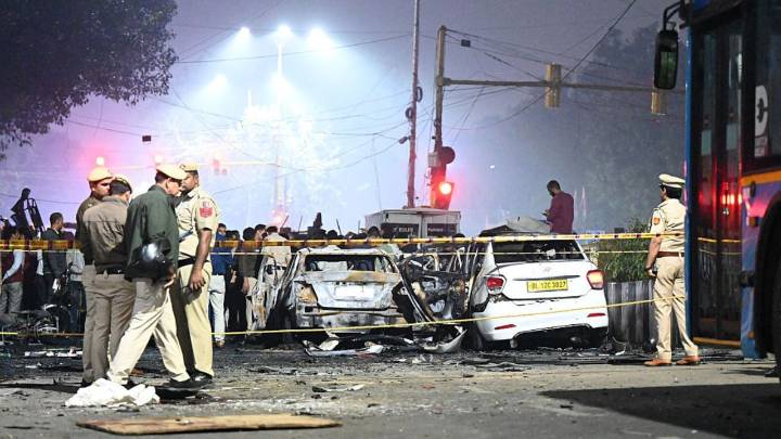 BIG UPDATE | Delhi blast: Maulvi Irfan spills AK-47 connection in Red Fort explosion