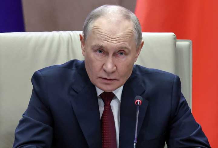 Russia ready to 'fight to the last Ukrainian,' Putin says amid US peace drive