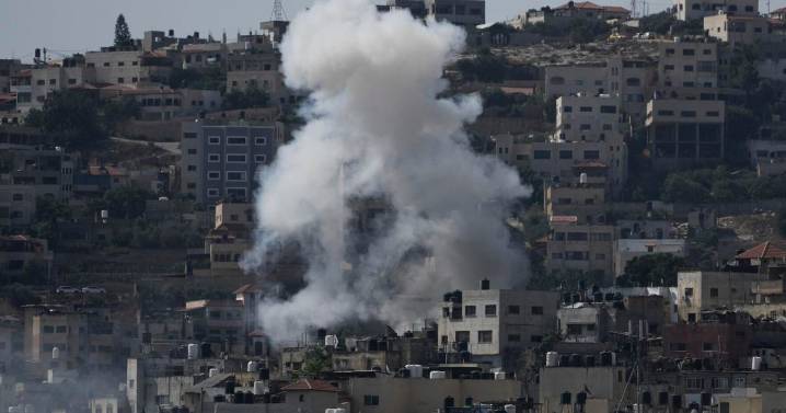 Masked Israeli settlers attack 2 Palestinian villages in the West Bank