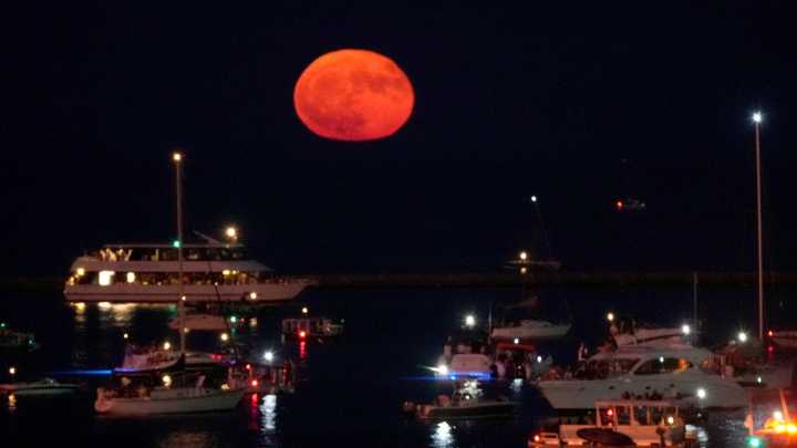 'Cold' moon rising soon. About December full moon, last supermoon of 2025