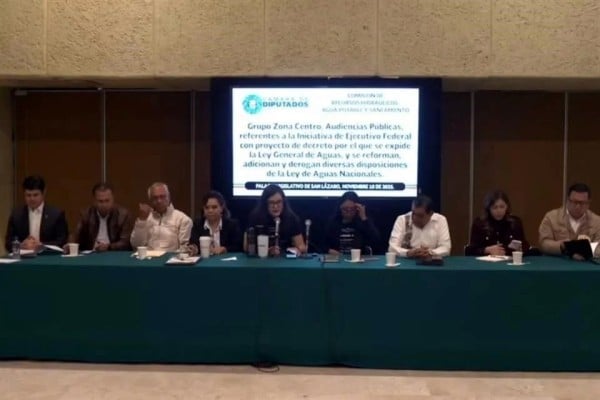 Alertan riesgos e inconstitucionalidad en reforma de aguas