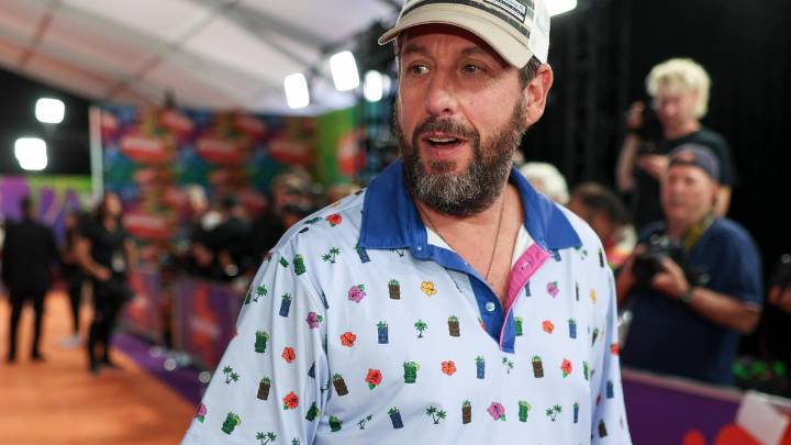 Adam Sandler to receive Chairman’s Award for Jay Kelly performance