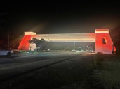 Playa del Carmen ilumina el Arco de Acceso Norte y el Palacio Municipal en conmemoración del Día Internacional para la Eliminación de la Violencia contra la Mujer