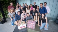 La redacción de AIRE se suma a la campaña solidaria y armó sus primeras cajas navideñas