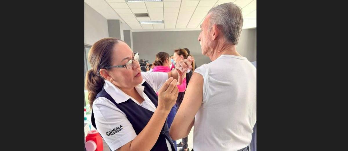 Intensifican en Coahuila campaña de vacunación ante temporada invernal