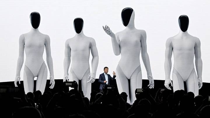 Xpeng debuts creepy humanoid robot Iron at AI Day event