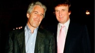 Donald Trump firmó la ley que obliga a revelar los archivos secretos del caso Epstein