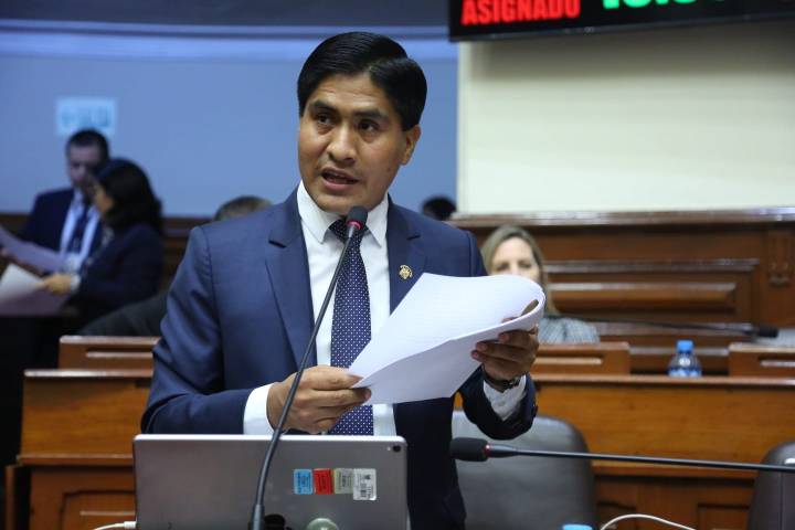 Wilson Soto suspende proyecto sobre influencers ante debate ciudadano