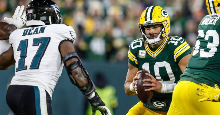 Packers place center Elgton Jenkins on injured reserve, likely to start Sean Rhyan at center amid line’s ongoing struggles