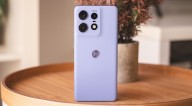 El iPhone 16e luce inservible al lado de este Motorola con chip GAMER, 512GB y carga de 125W: en 8 minutos lo tienes al 100%