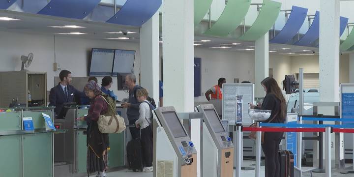 Gainesville airport sees smooth holiday travel despite national warnings