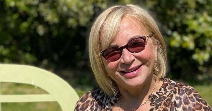 TV star rushed to hospital with pneumonia as she cancels shows