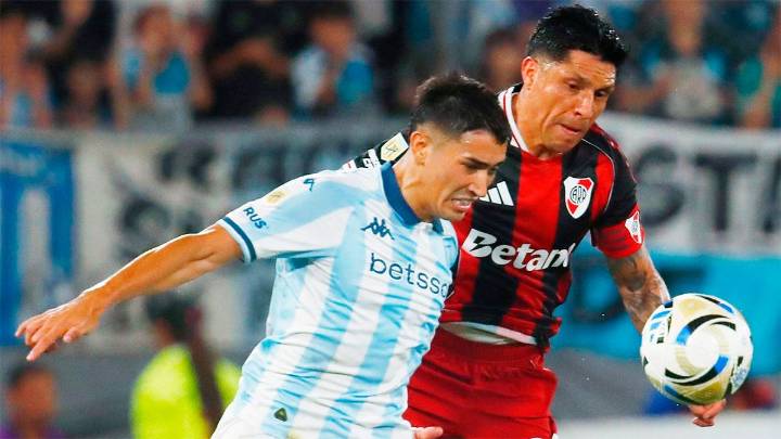 En un partido lleno de emociones, Racing le ganó a River y sacó boleto a los cuartos del Torneo Clausura