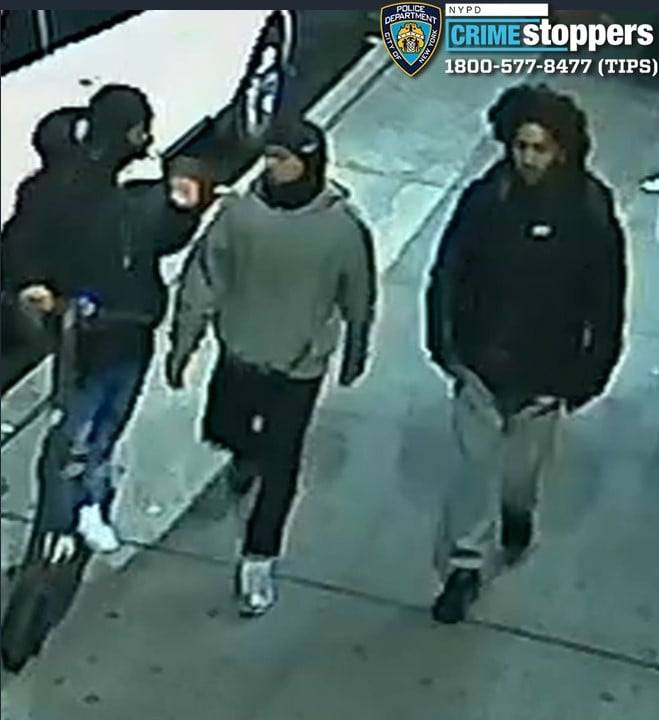 Teen stabbed during dispute on Bronx street, police search for three suspects