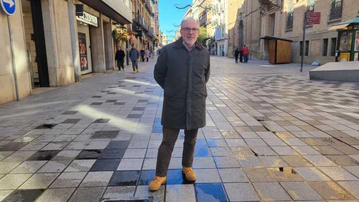 Ángel Morán, 41 años de docencia: Los críos son igual de ingenuos, de agradables, pero los niveles son muy diferentes"