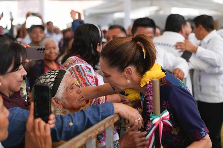“No nos vamos a ir de La Mixteca”, promete Sheinbaum al presentar avances del Plan Lázaro Cárdenas