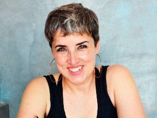 Ro Ferrer estrena en Mar del Plata su primer “stand up gráfico”