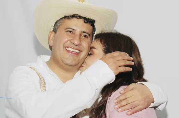 Grecia Quiroz dedica mensaje a Carlos Manzo como alcaldesa: ‘No te voy a fallar’