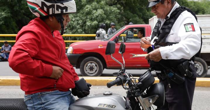 Motociclistas tienen plazo para portar casco con holograma, ¿cuáles son las multas?